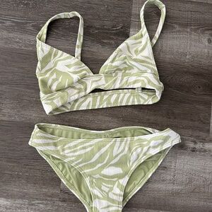 Billabong Green and White print bikini